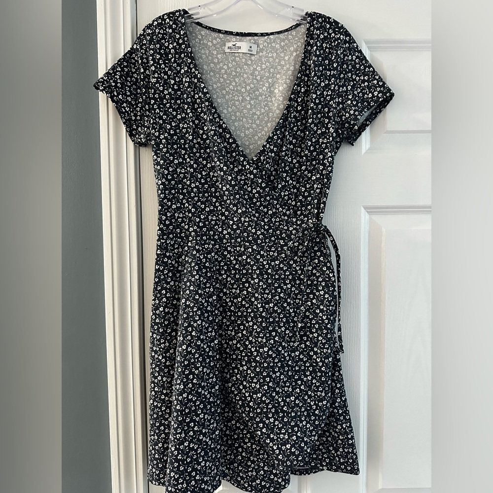 Hollister Floral Wrap Dress in Navy and White